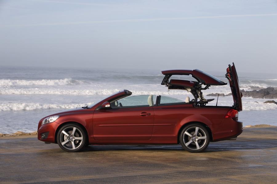  Volvo C70 2010 года  (фото 25 из 51)
